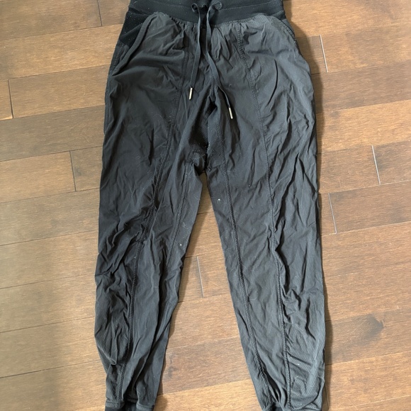 Lululemon street to studio joggers - Picture 2 of 4